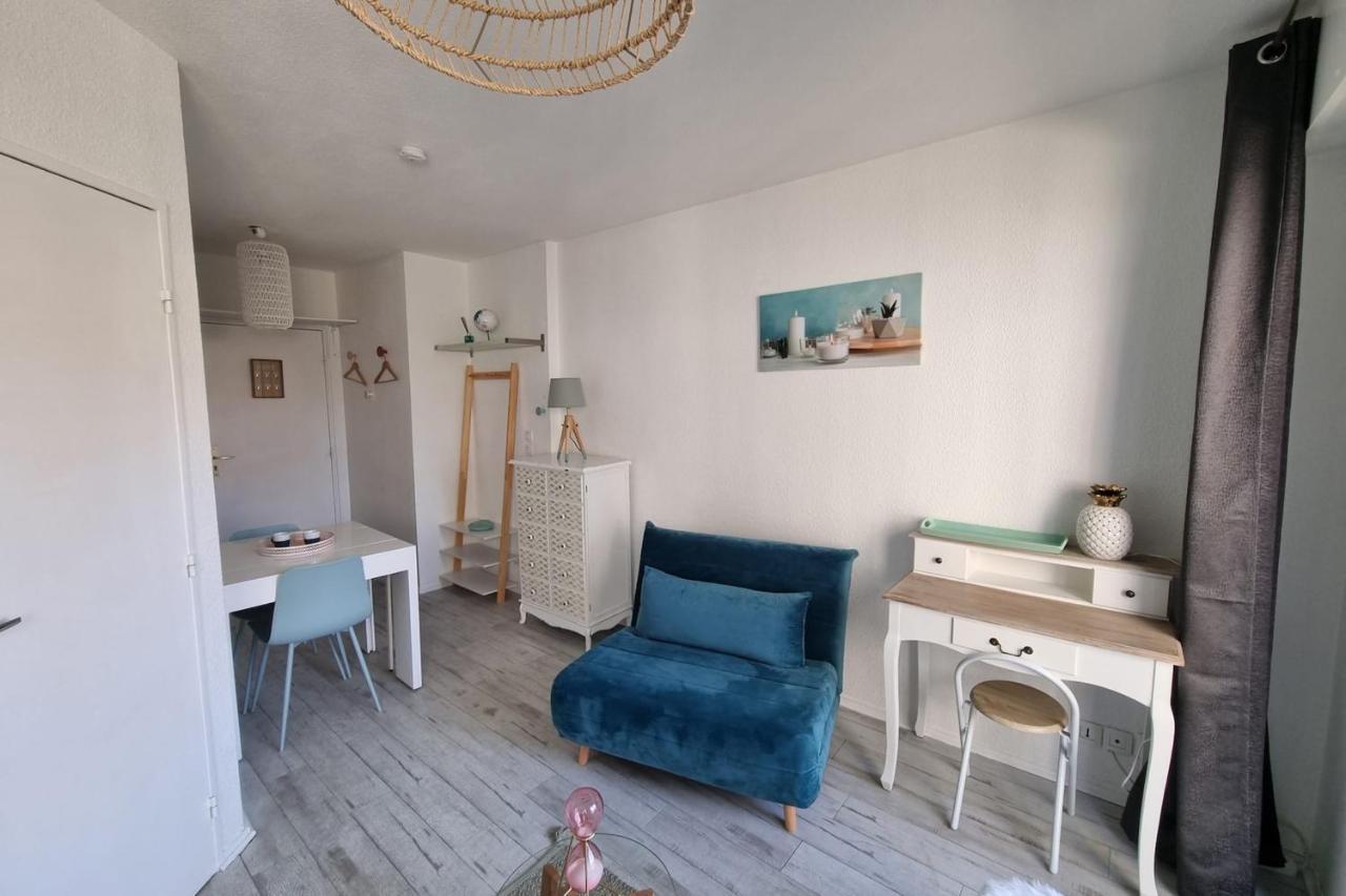 Studio In Front Of Marcel Proust Promenade Кабур Екстериор снимка